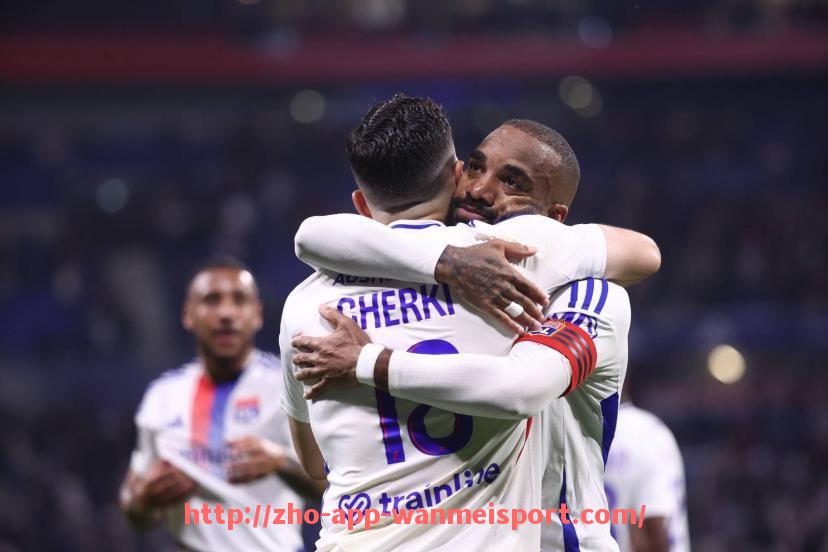 完美体育官方入口-火箭队内部训练视频曝光及战术演练内容 完美体育官方入口-火箭队内部训练视频曝光及战术演练内容