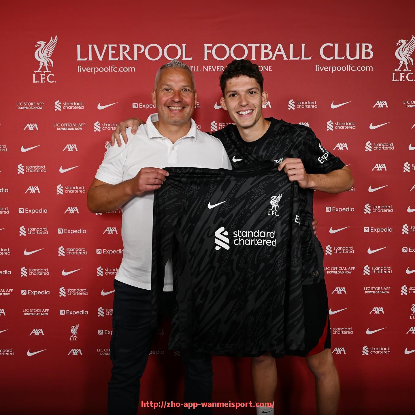 完美体育官方入口-NBA靠山王是哪位球员?解析联盟中的支柱型人物 完美体育官方入口-NBA靠山王是哪位球员?解析联盟中的支柱型人物